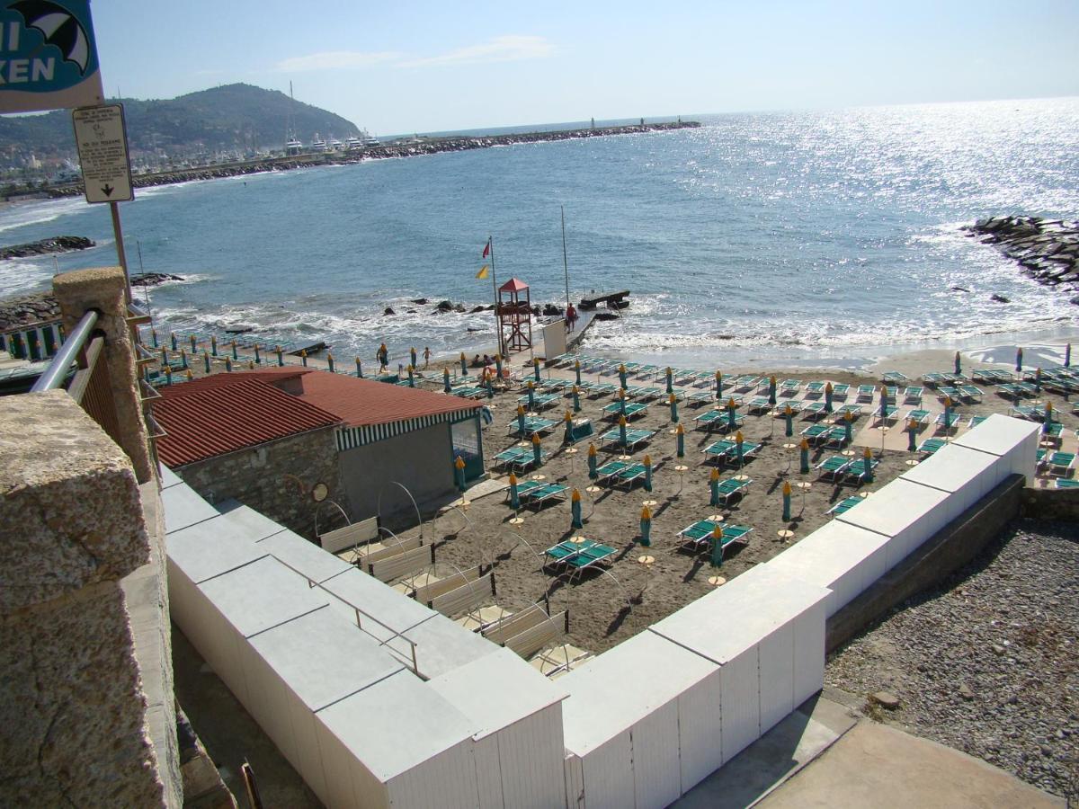 Villa Chiara Marina Trilocale Imperia Exterior foto
